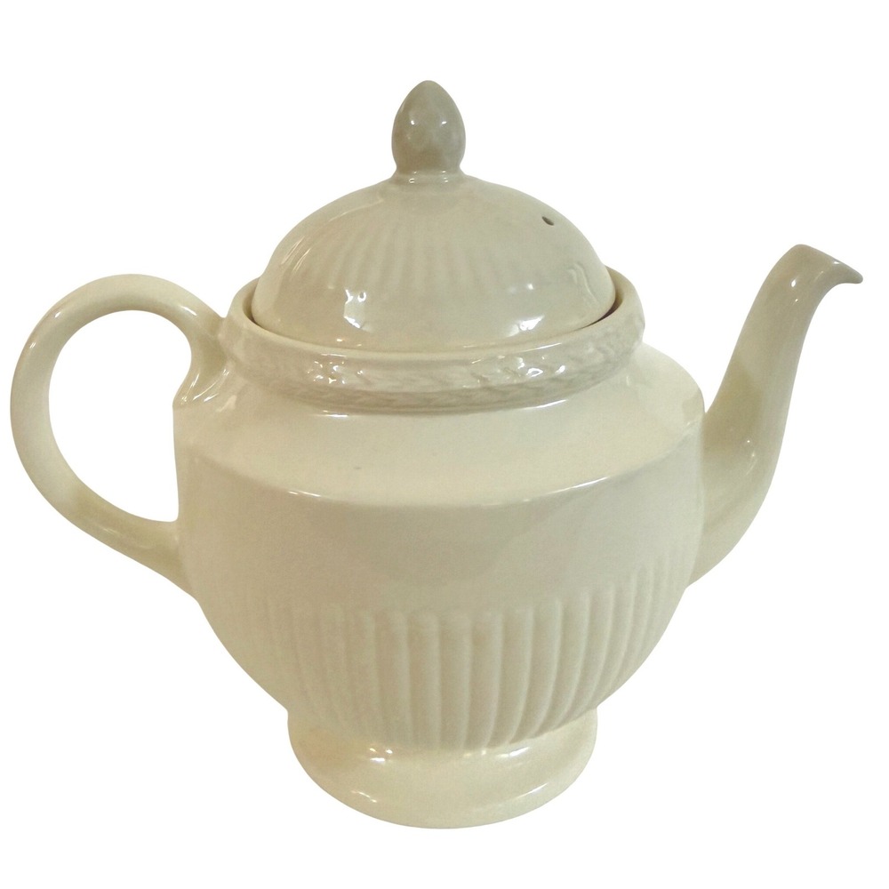 Vintage Wedgwood Edme Teapot Discontinued Ivory Creamware England Excellent